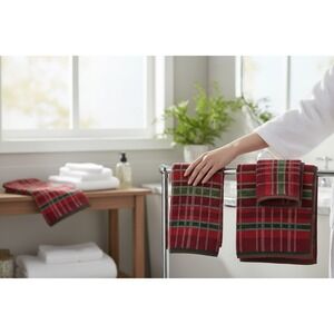 Lenox Plaid Bath Towels Set of 2 Red Green White NWOT Cotton Holiday Decor